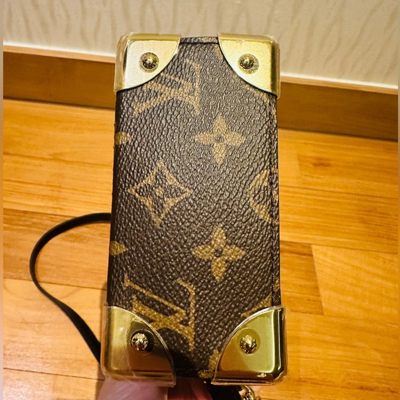 Louis Vuitton Monogram & Monogram Reverse coated Canvas Camera Box Bag - Picture 11 of 11